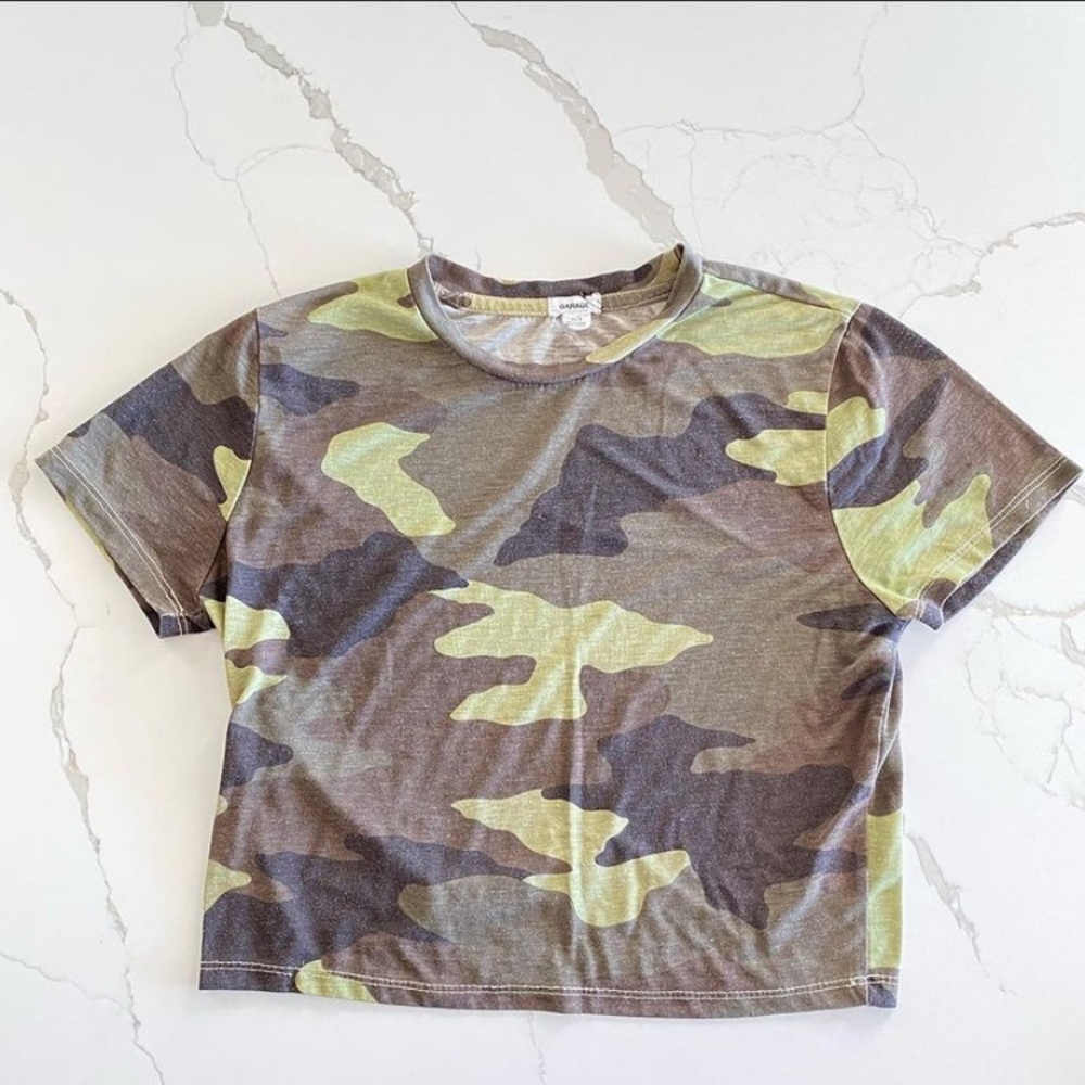 Camo cropped tee